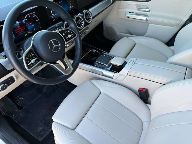 Certified 2023 Mercedes-Benz EQB 300 4MATIC w/ Exclusive Package image 11