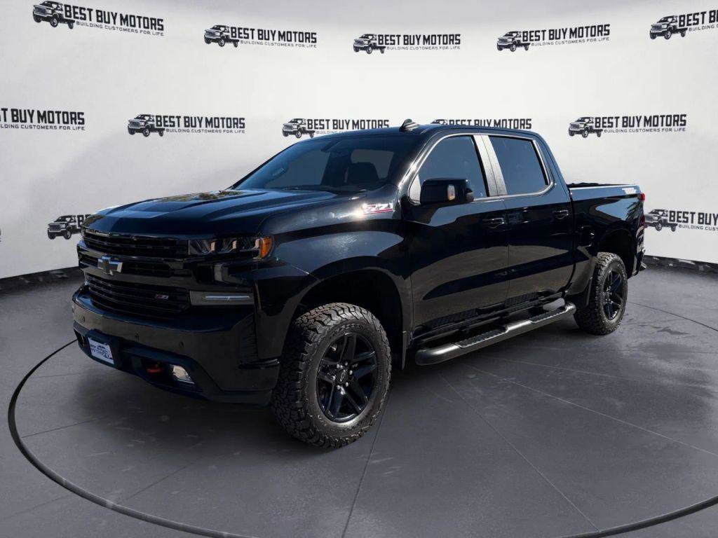 Used 2020 Chevrolet Silverado 1500 LT Trail Boss w/ Midnight Edition image 3