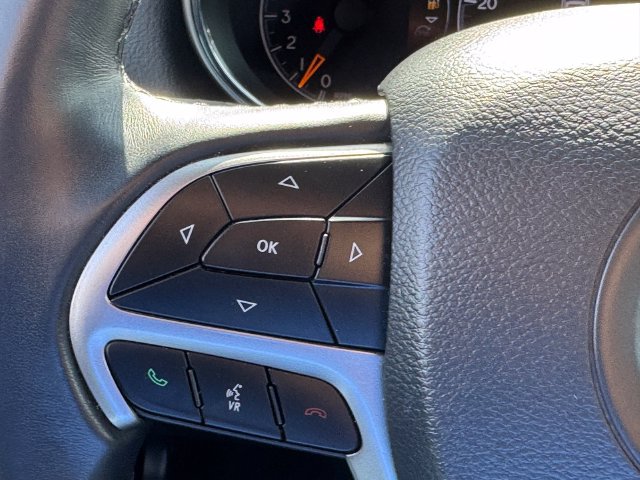 Used 2019 Jeep Grand Cherokee Laredo w/ Laredo X Package RWD image 19