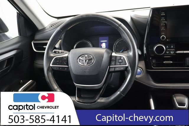 Used 2022 Toyota Highlander LE AWD/4WD image 15