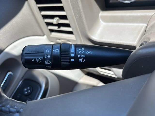 Used 2011 Jeep Liberty Limited w/ Tire & Wheel Group AWD/4WD image 19