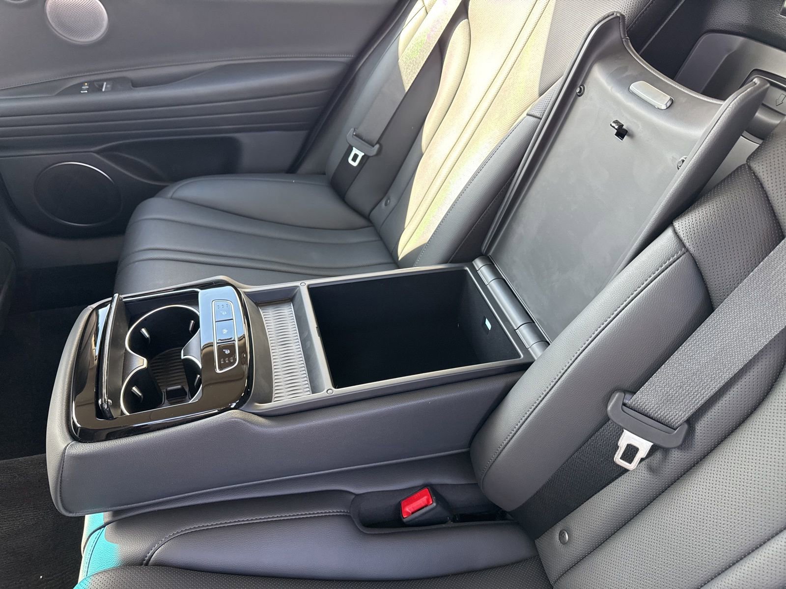 Used 2025 Genesis G80 2.5T Advanced image 16