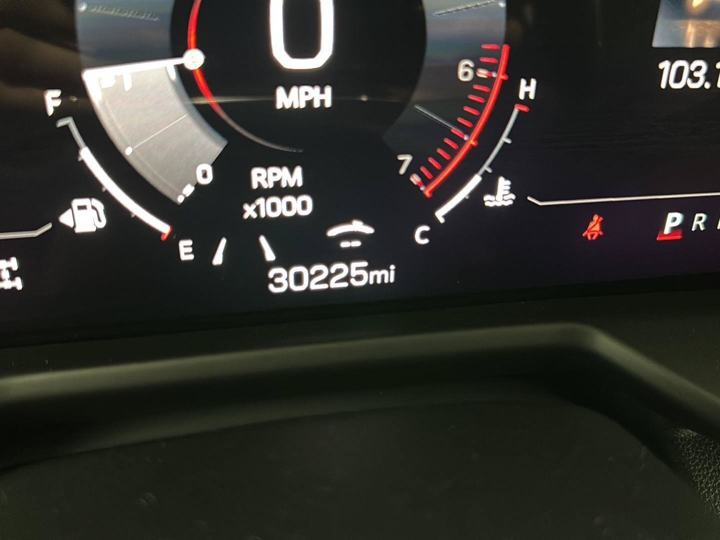 Used 2025 GMC Acadia Elevation w/ Elevation Premium Package AWD/4WD image 11