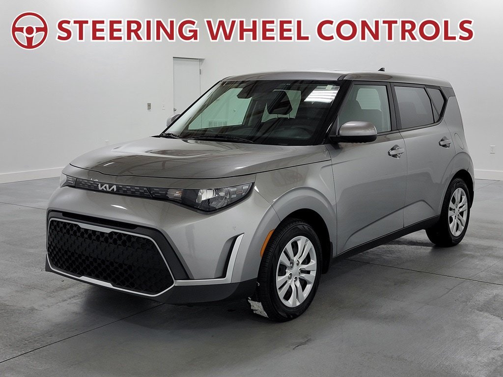 Used 2023 Kia Soul LX FWD image 4