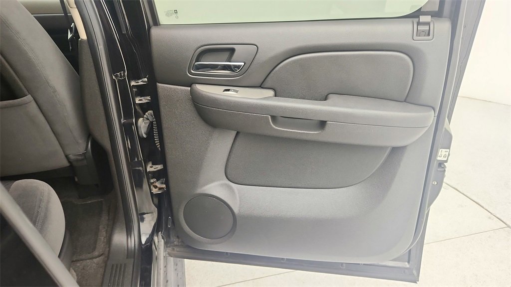 Used 2009 Chevrolet Suburban LS image 33