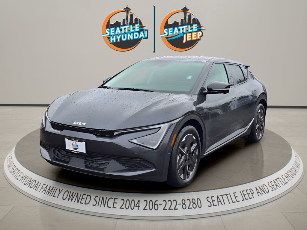 Used 2025 Kia EV6 Light w/ Light LR Technology Package