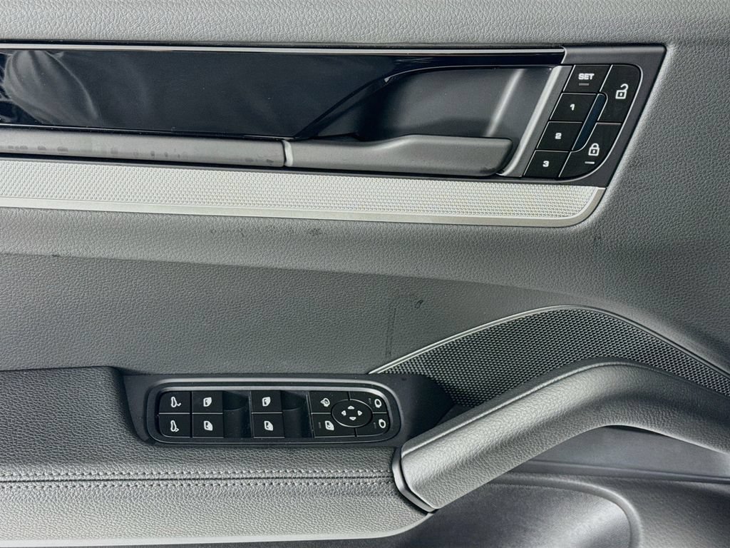 New 2026 Porsche Cayenne S AWD/4WD image 11