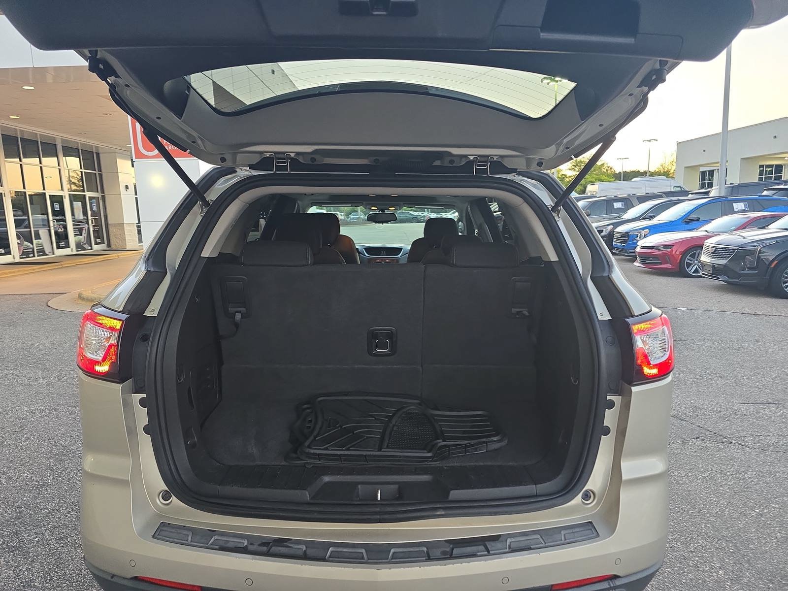 Used 2014 Chevrolet Traverse LT w/ All-Star Edition AWD/4WD image 13