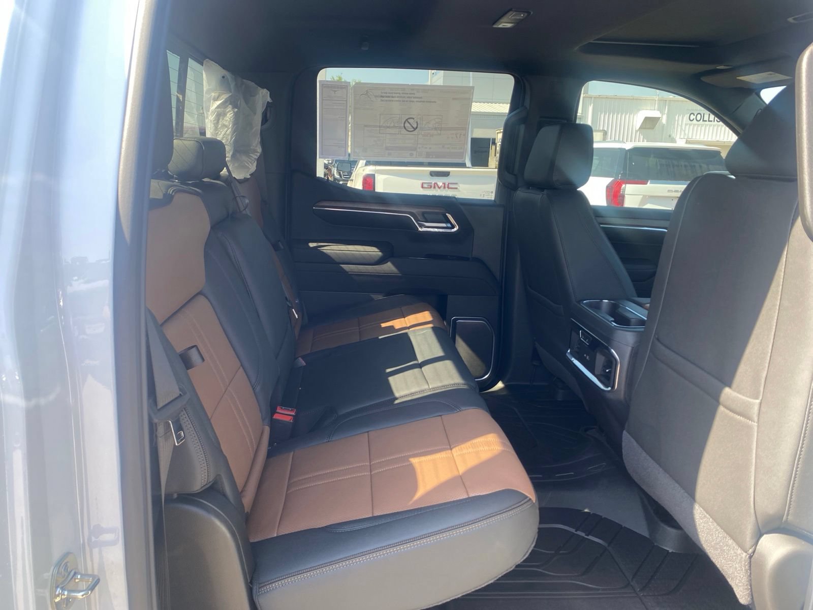 New 2026 Chevrolet Silverado 1500 High Country w/ High Country Premium Package AWD/4WD image 12