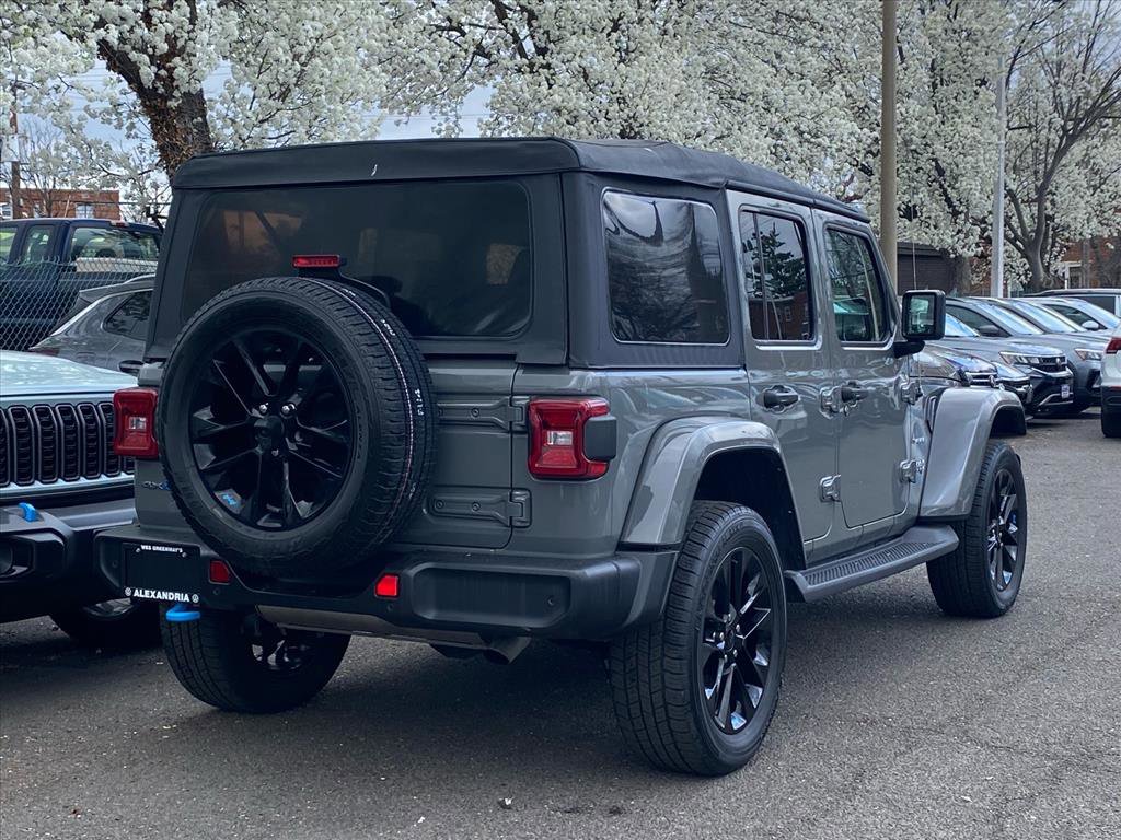 Used 2022 Jeep Wrangler Unlimited Sahara w/ Safety Group image 3