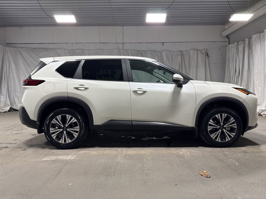 Used 2023 Nissan Rogue SV image 8