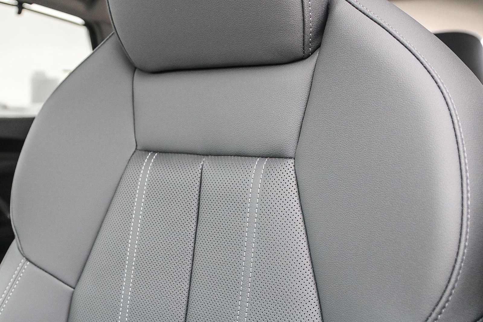 Used 2025 Audi Q5 Prestige AWD/4WD image 28