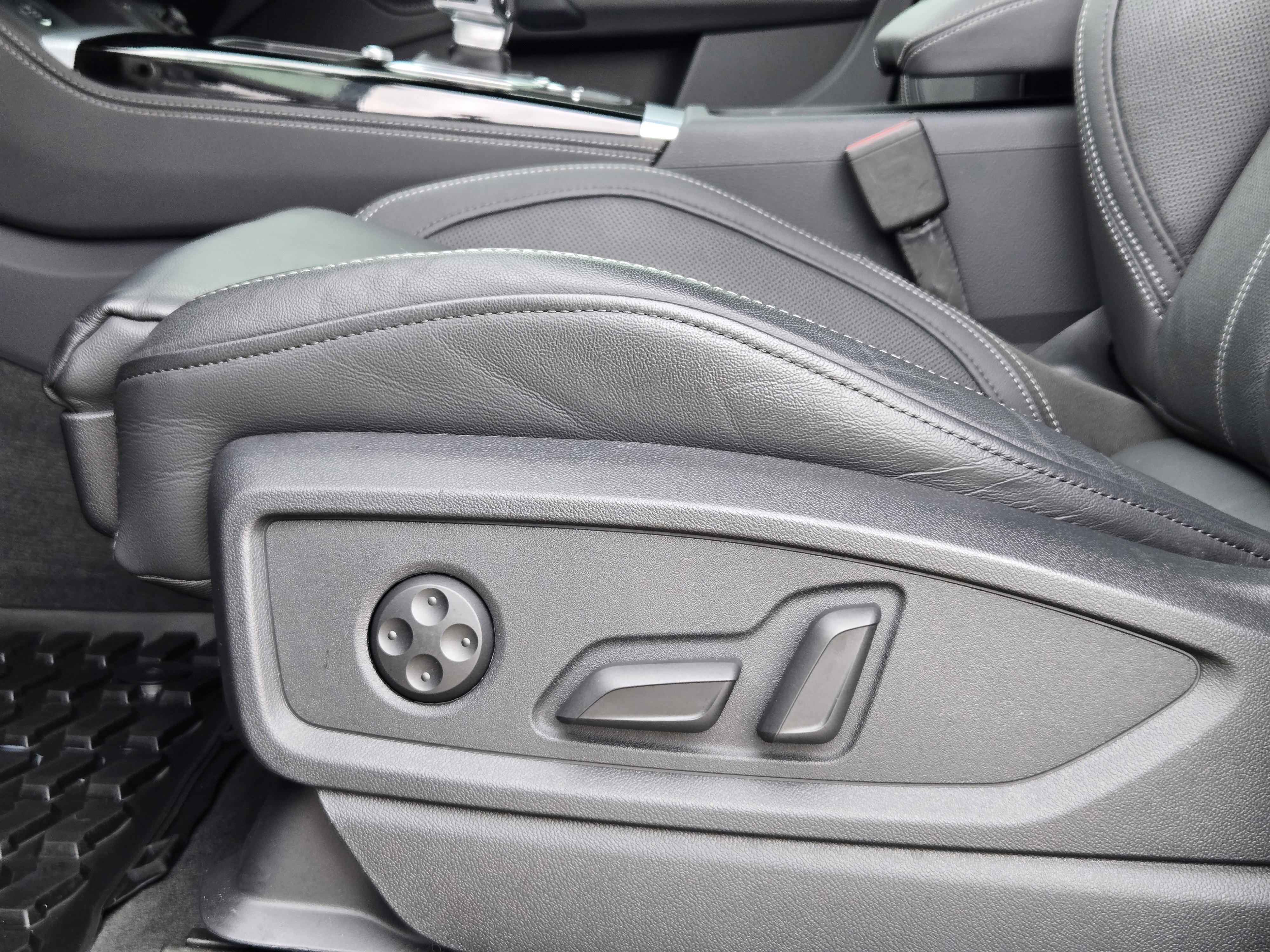 Used 2024 Audi Q5 2.0T Premium Plus w/ Premium Plus Package image 32