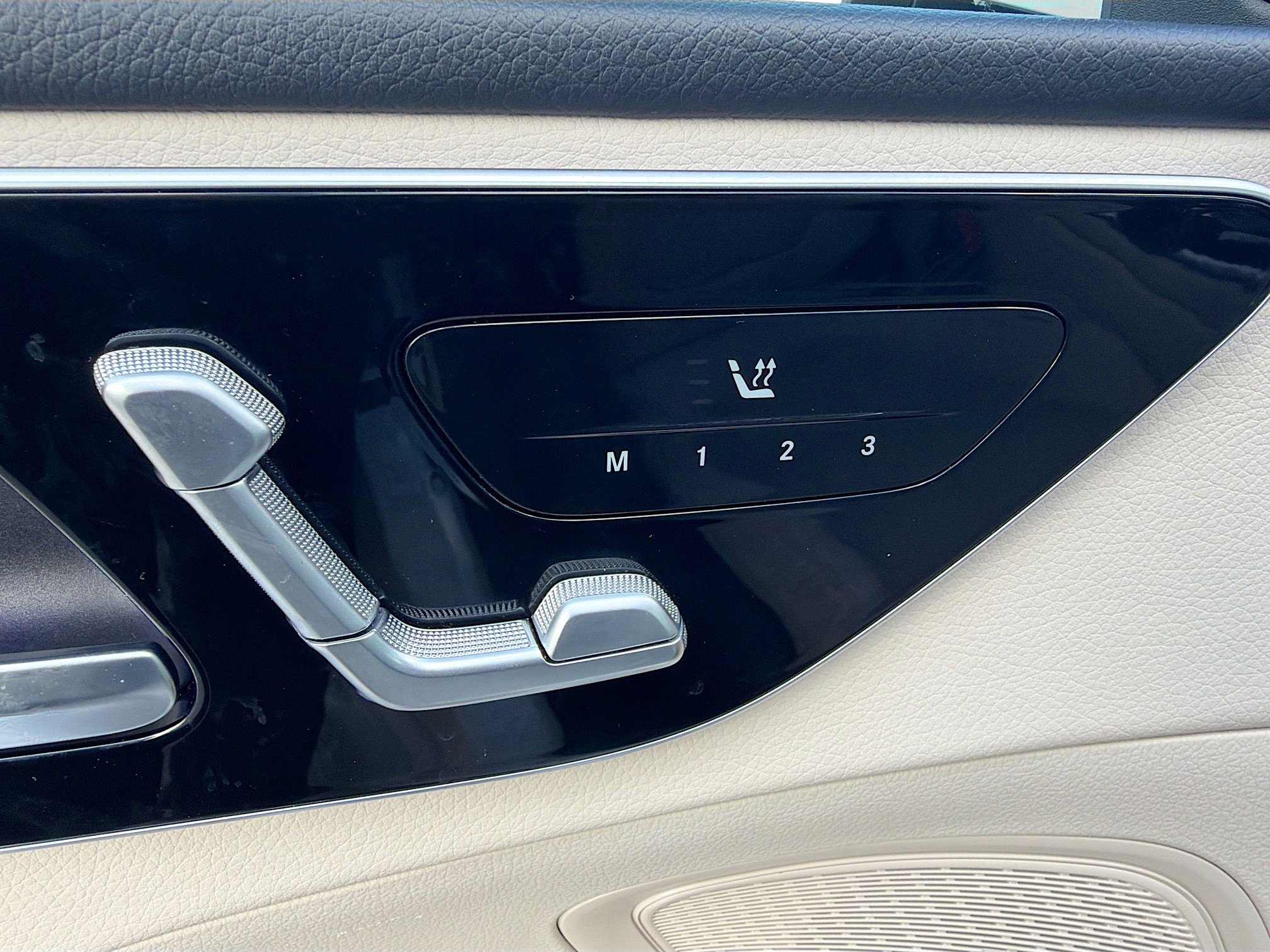 Used 2025 Mercedes-Benz C 300 4MATIC Sedan image 45