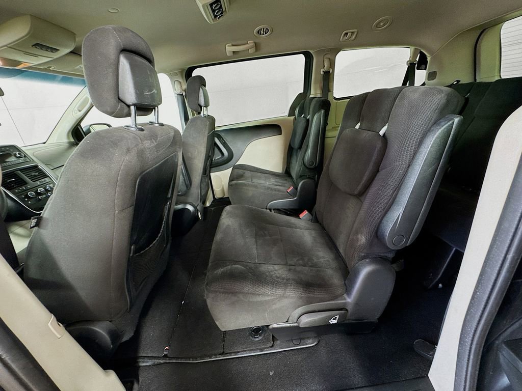 Used 2012 Dodge Grand Caravan SXT image 25