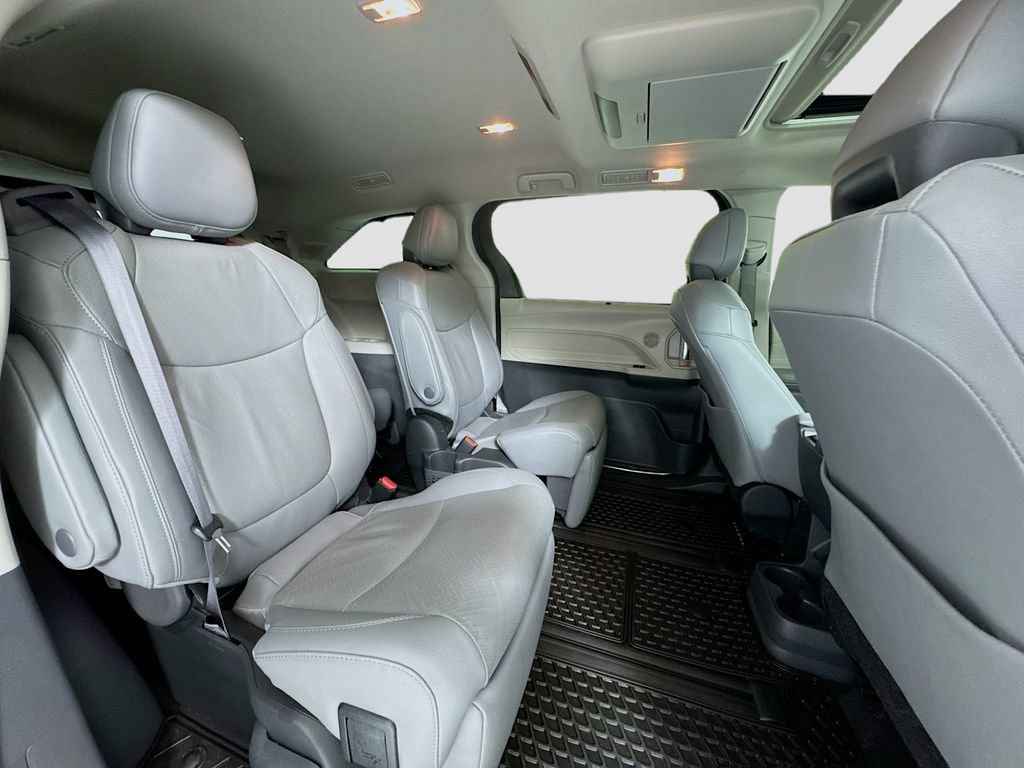 Used 2024 Toyota Sienna Limited AWD/4WD image 30