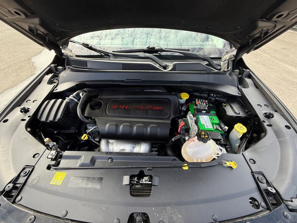 Used 2018 Jeep Compass Latitude w/ Popular Equipment Group FWD image 28