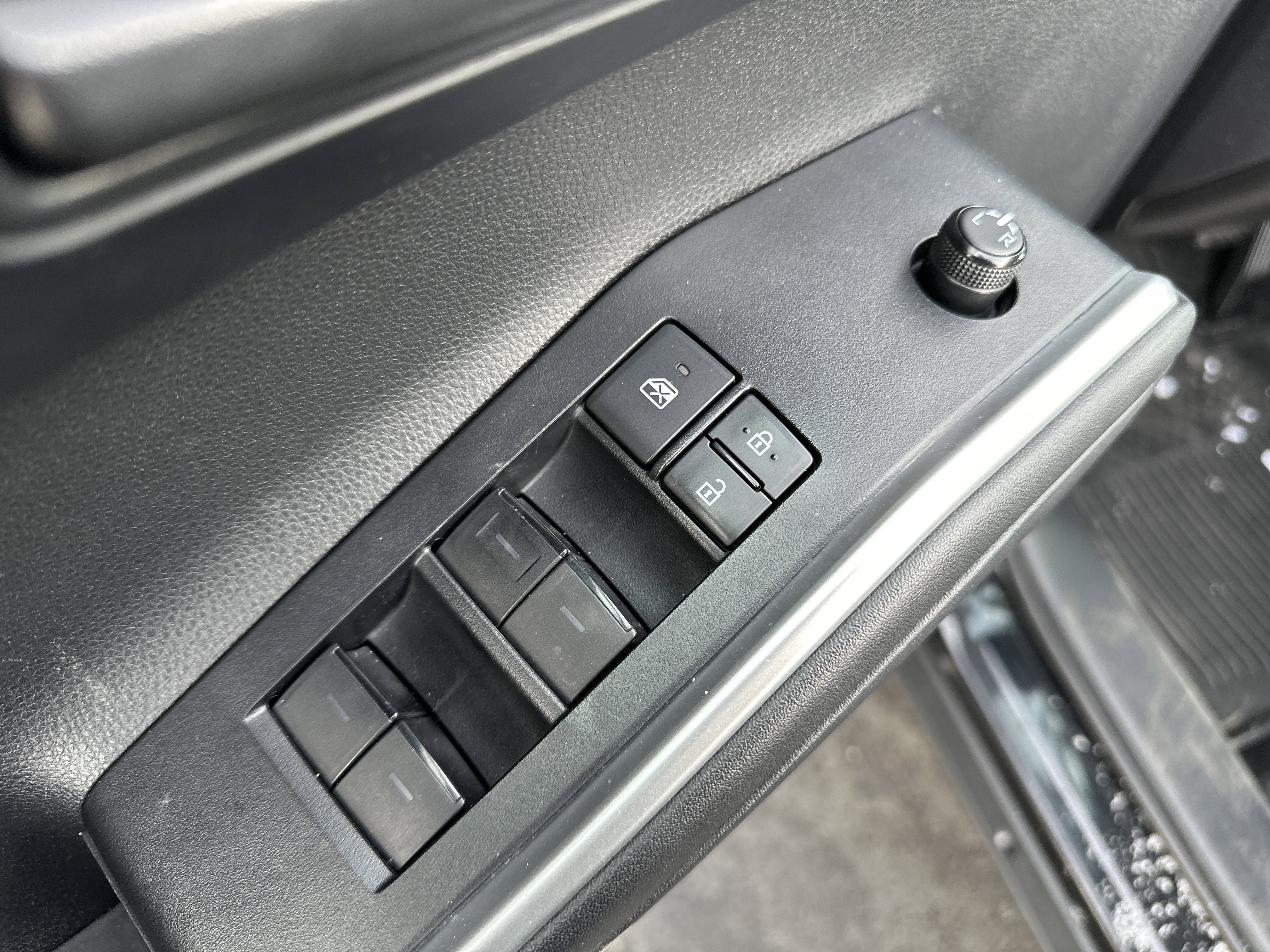 Used 2021 Toyota Highlander LE image 15