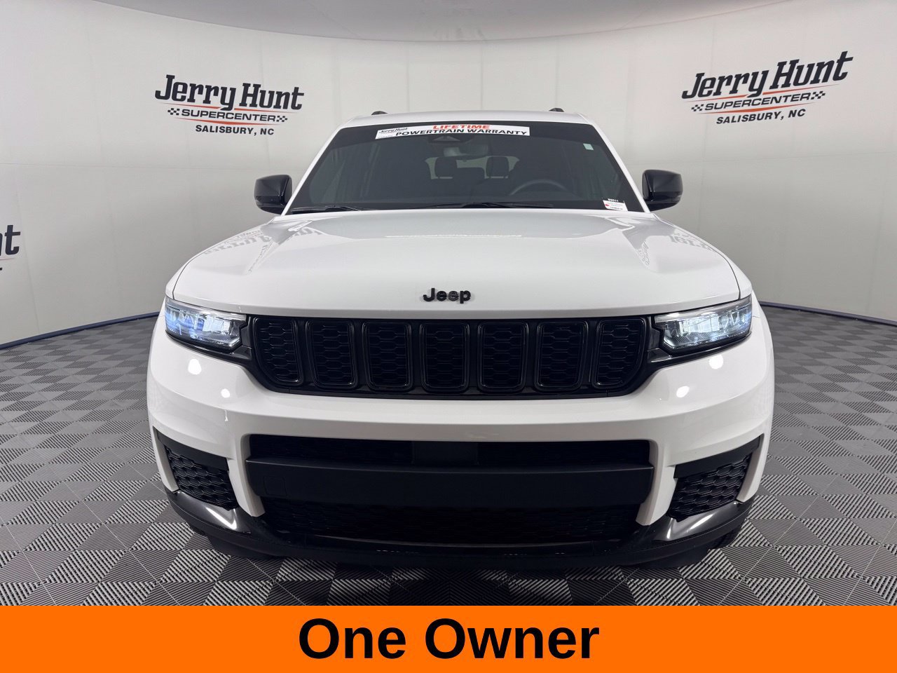 Used 2023 Jeep Grand Cherokee L Laredo AWD/4WD image 4