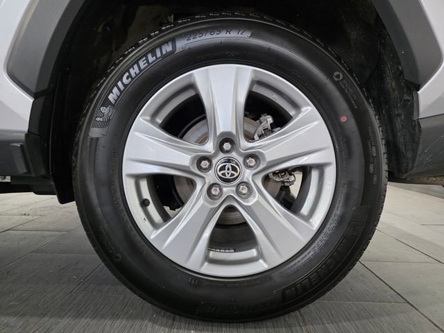 Used 2025 Toyota RAV4 XLE AWD/4WD image 23