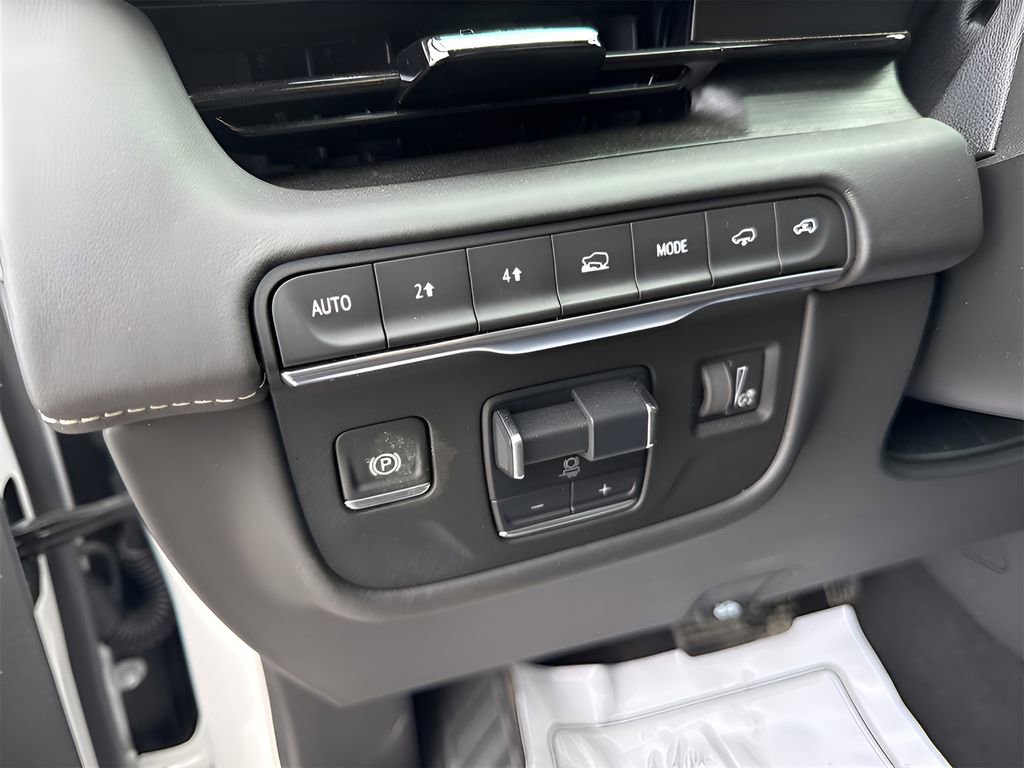 Used 2024 Cadillac Escalade Premium Luxury Platinum image 40
