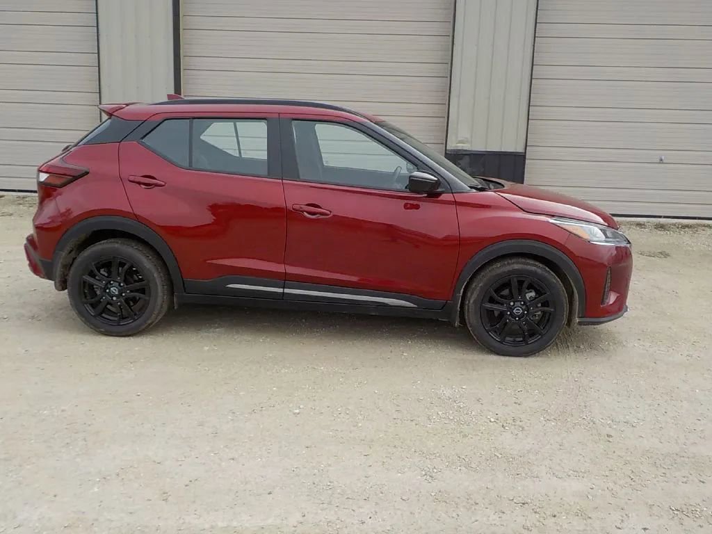 Used 2024 Nissan Kicks SR image 4