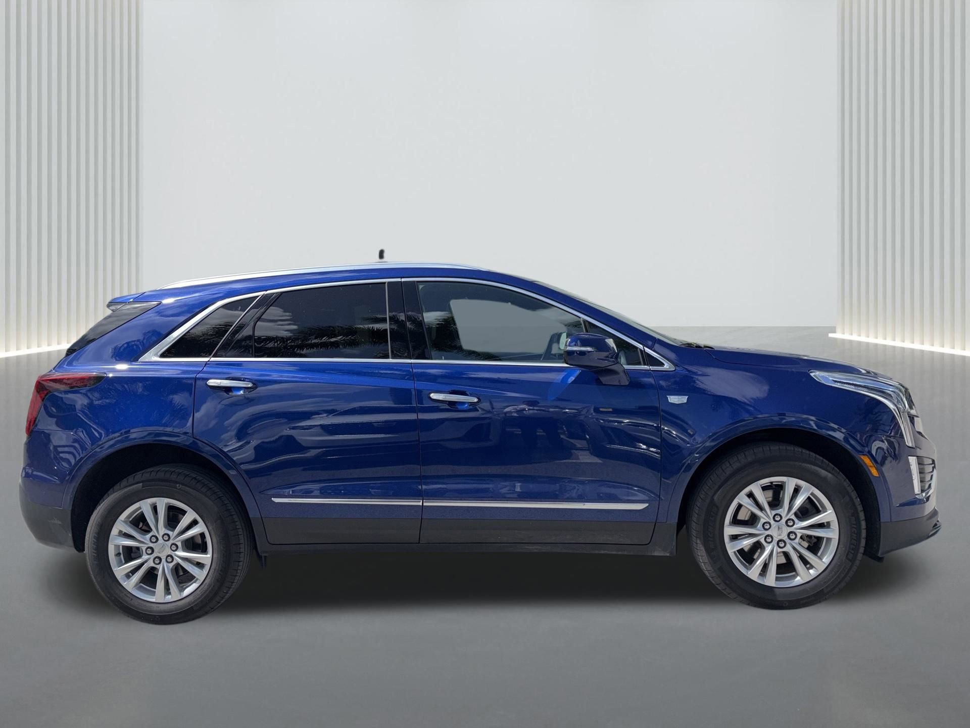 Used 2023 Cadillac XT5 Luxury image 3