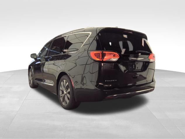 Used 2019 Chrysler Pacifica Limited w/ Tire & Wheel Group image 5