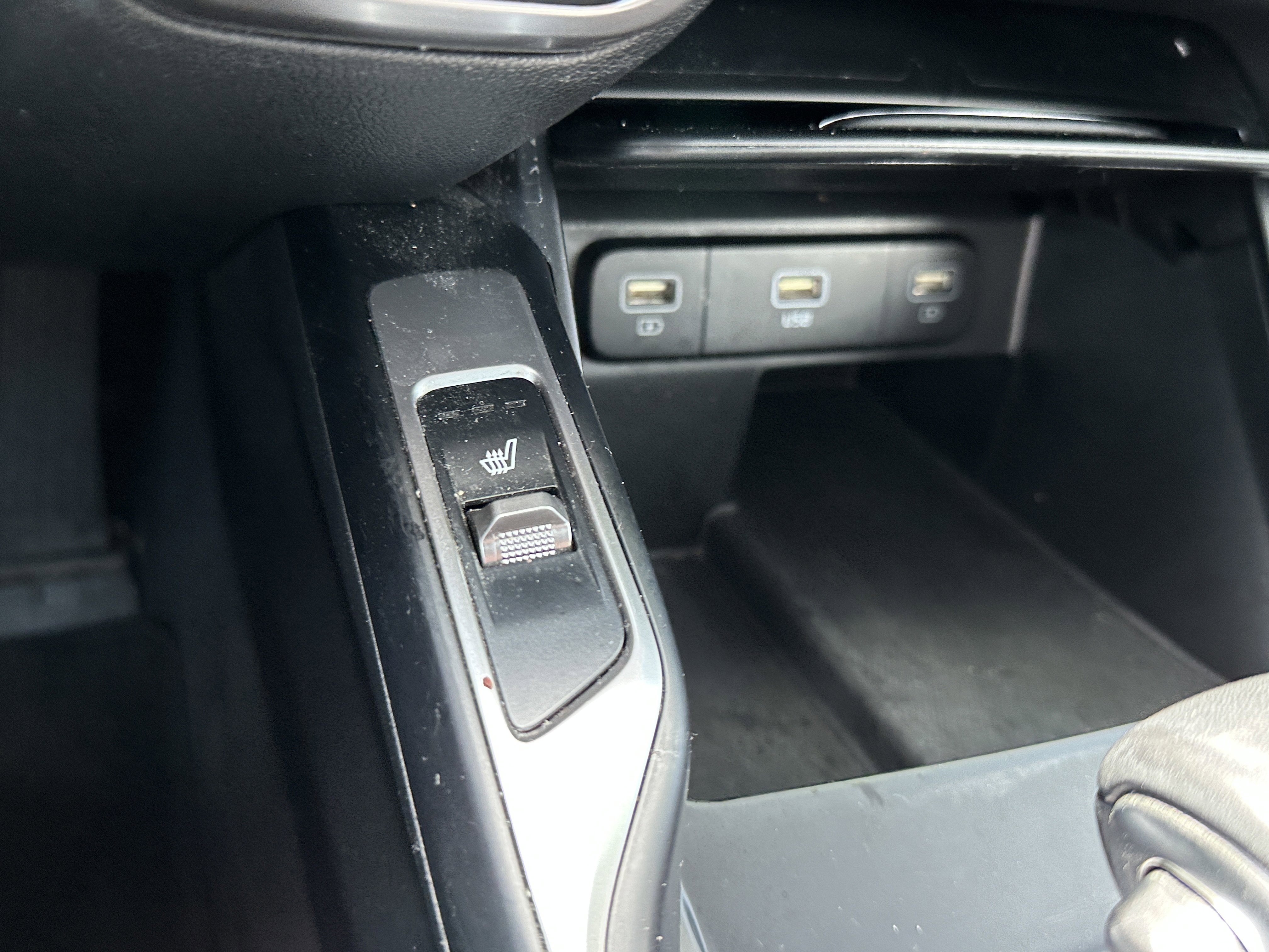 Used 2022 Kia Sorento S w/ Panoramic Sunroof Package FWD image 35