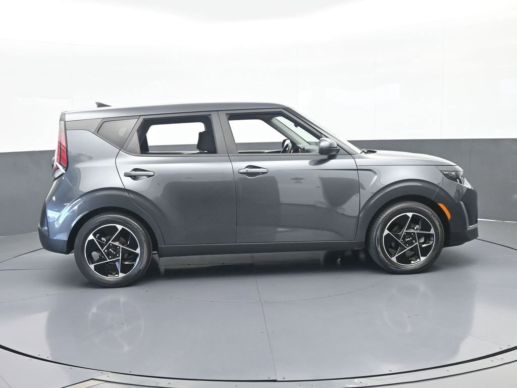 Used 2023 Kia Soul EX image 7