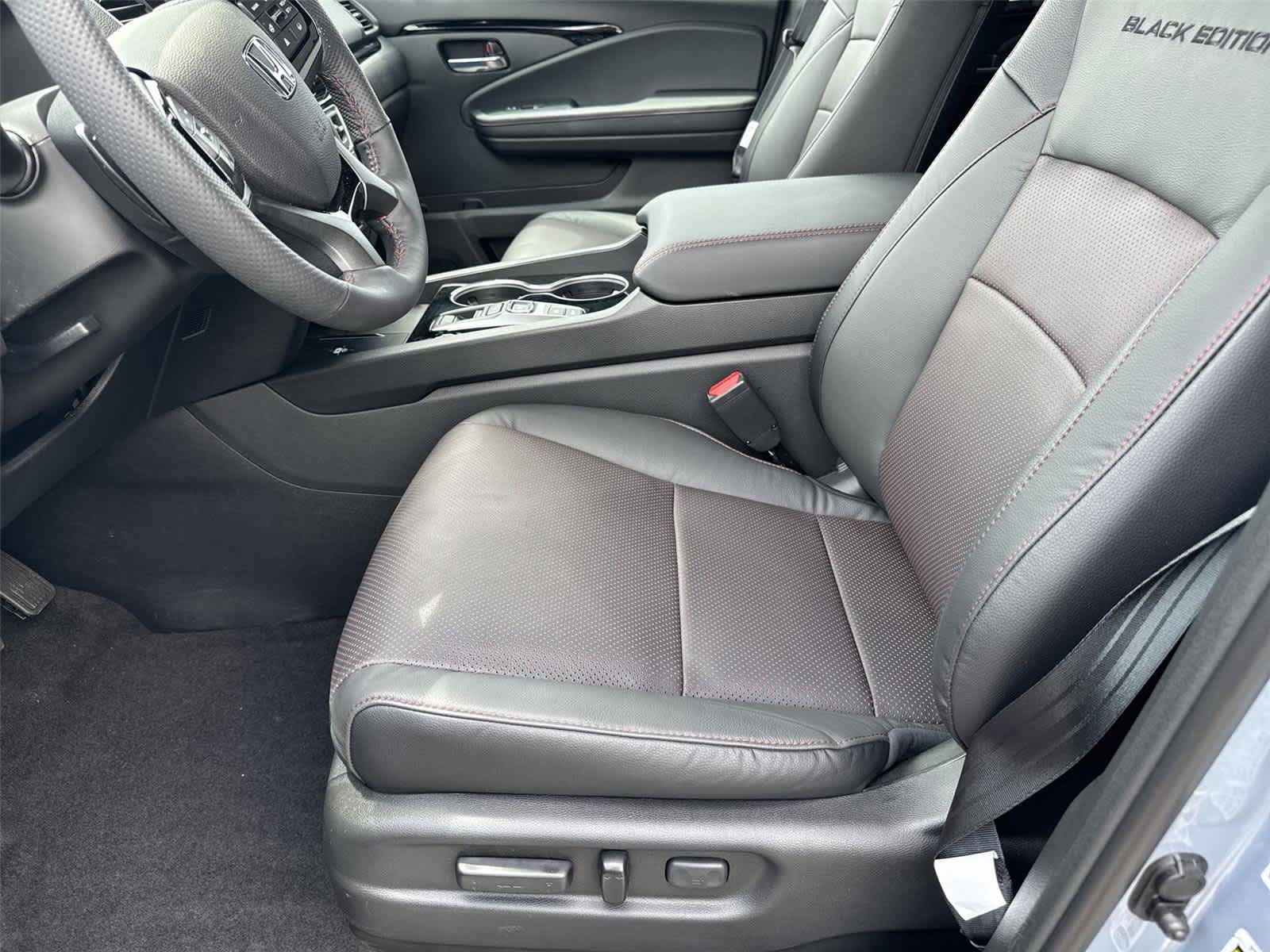 Used 2026 Honda Ridgeline Black Edition image 11