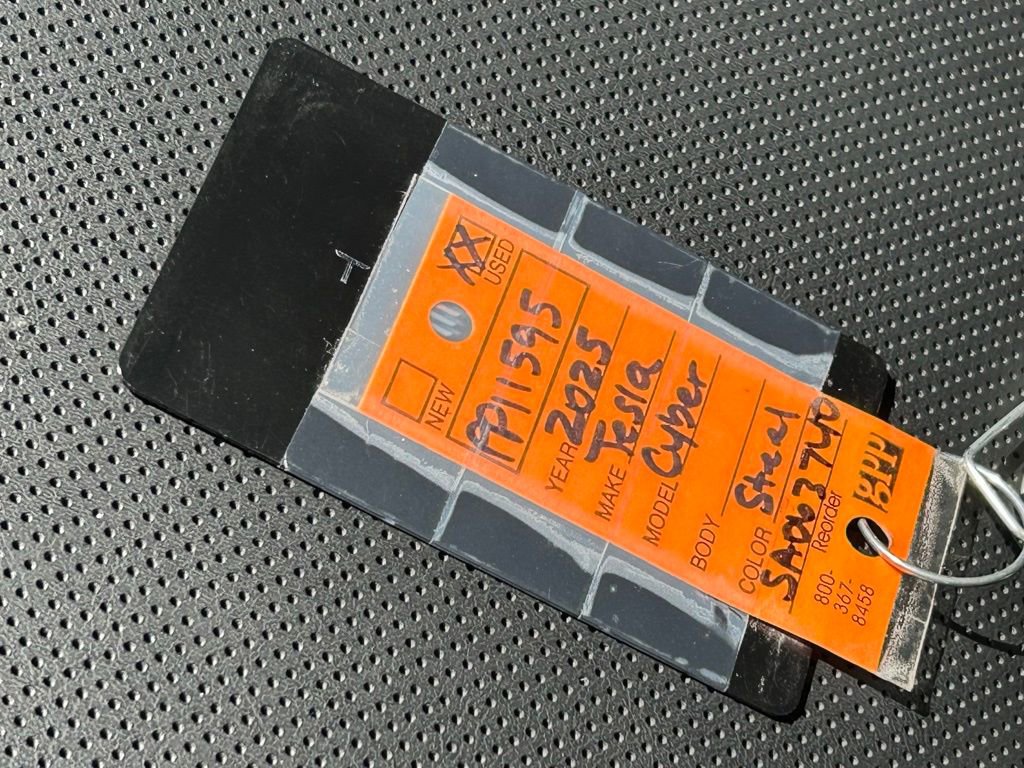 Used 2025 Tesla Cybertruck AWD Crew Cab image 47