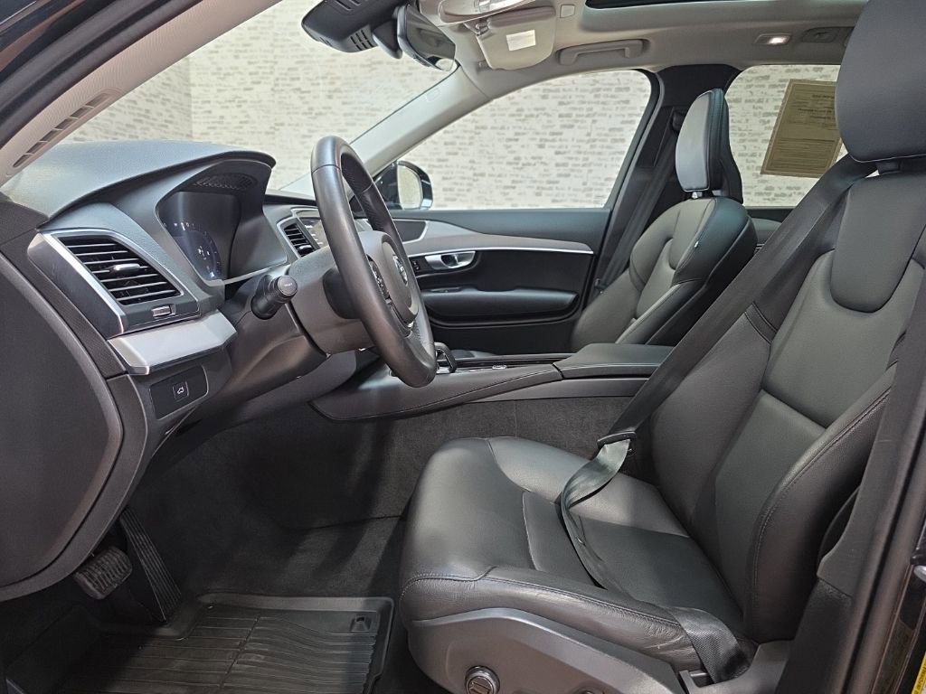 Used 2024 Volvo XC90 B5 Core AWD/4WD image 23