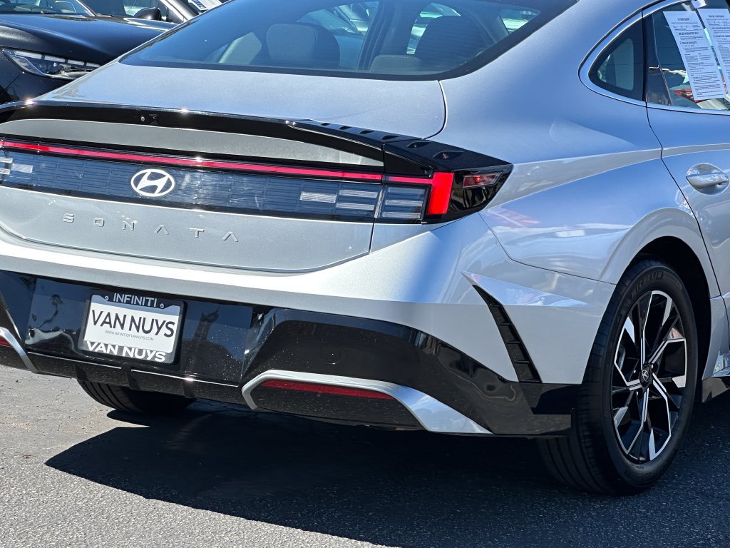 Used 2025 Hyundai Sonata SEL FWD image 8