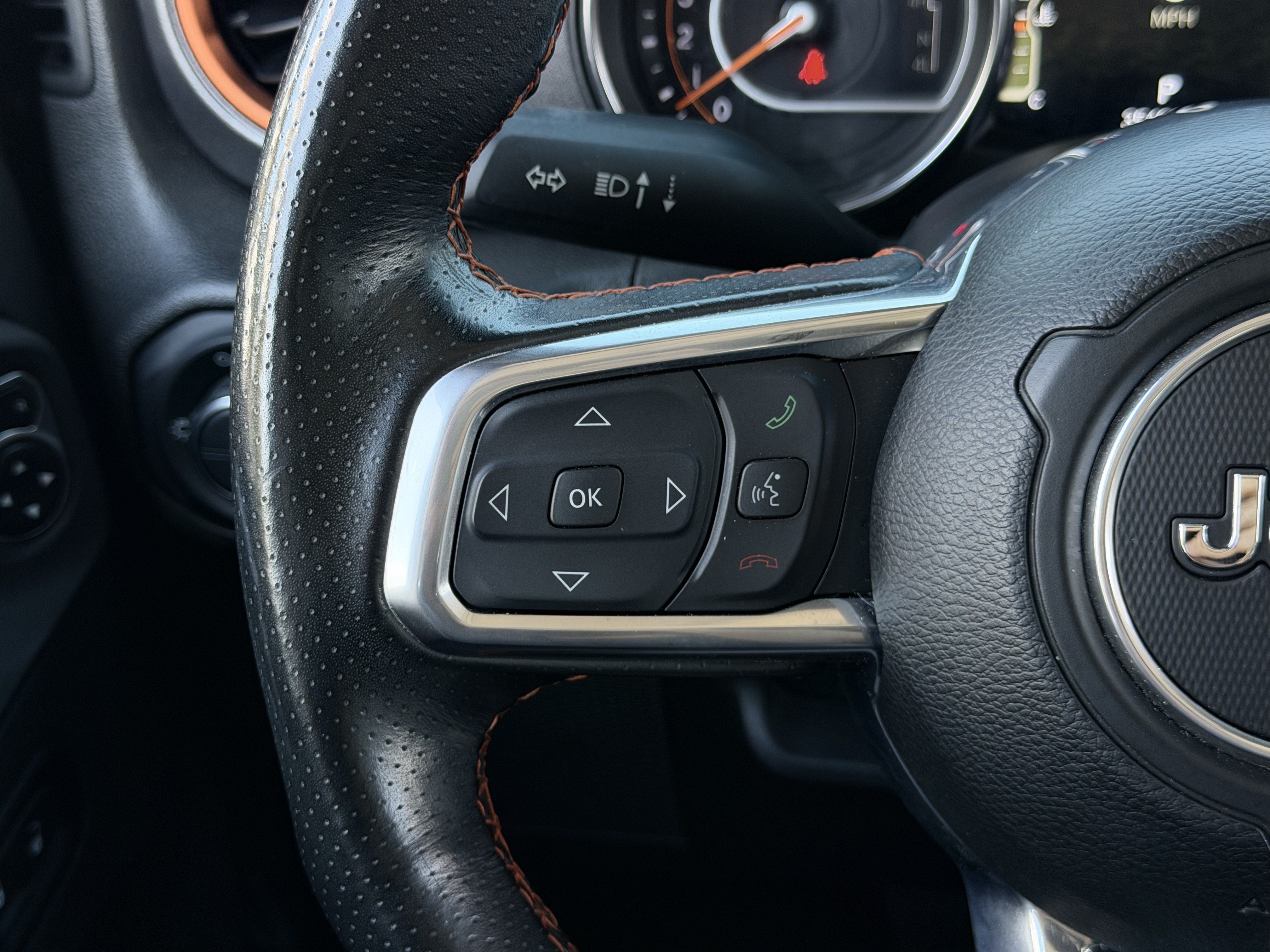 Used 2023 Jeep Gladiator Mojave w/ Cold Weather Group AWD/4WD image 18