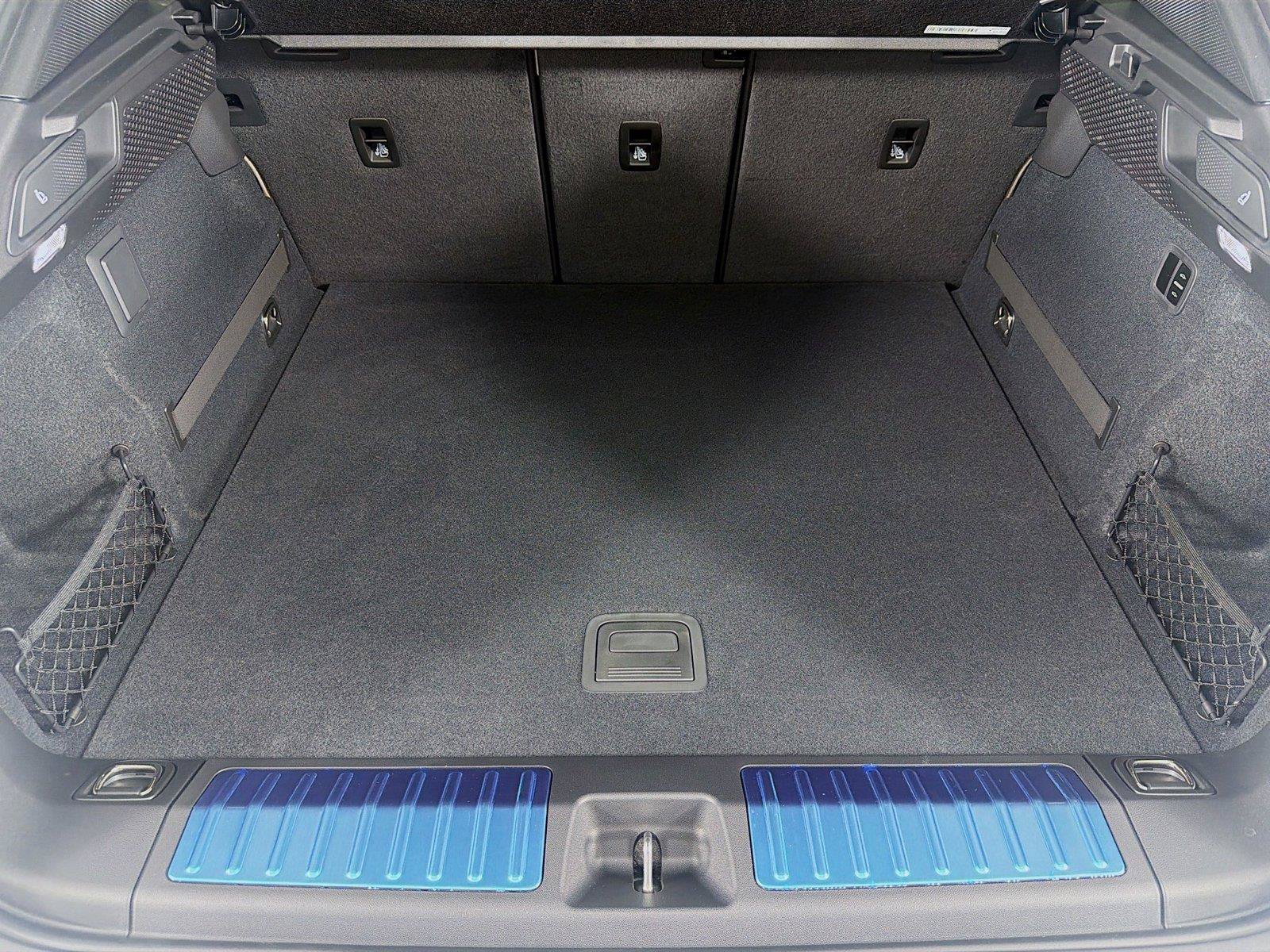Certified 2026 Porsche Macan Electric RWD image 24