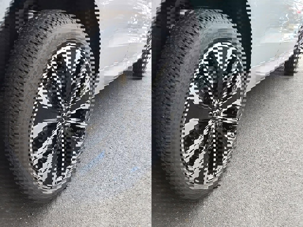 New 2026 Volvo XC60 T8 Ultra w/ Protection Package Premier image 4