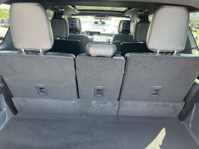 New 2027 Ford Expedition Platinum w/ Stealth Appearance Package AWD/4WD image 8