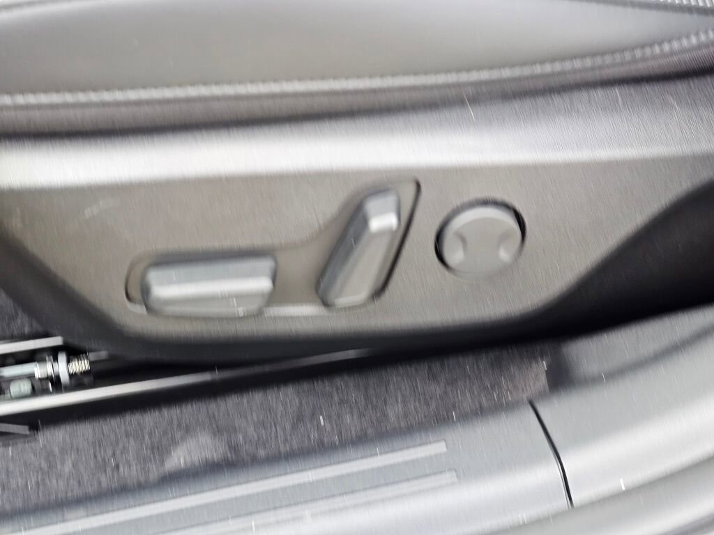 New 2025 Kia EV6 Light w/ Light LR Technology Package image 31