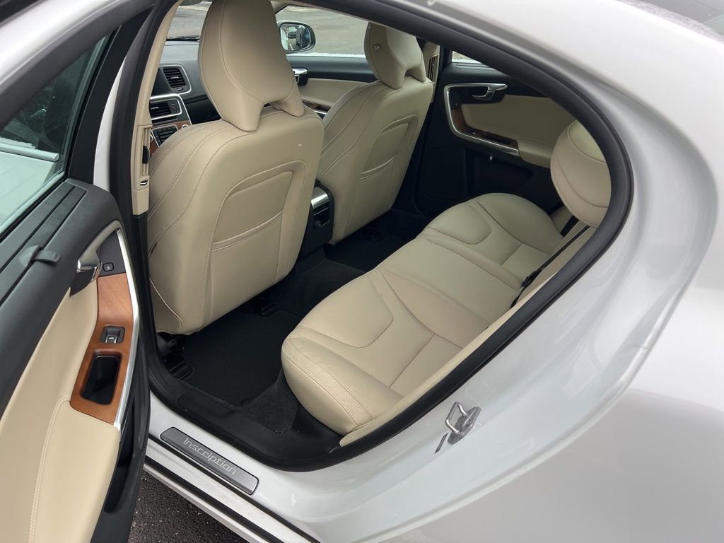 Used 2016 Volvo S60 T5 Inscription Platinum image 6