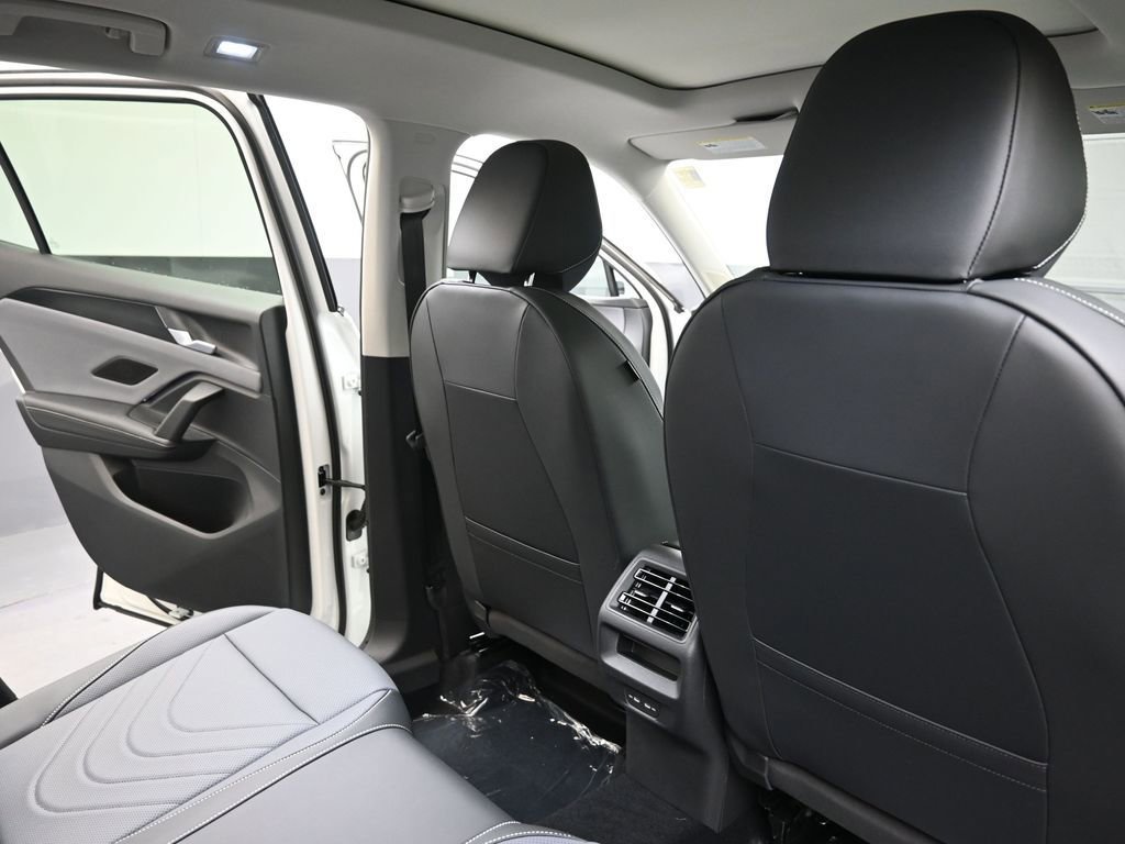 New 2026 Volkswagen Tiguan SE image 15