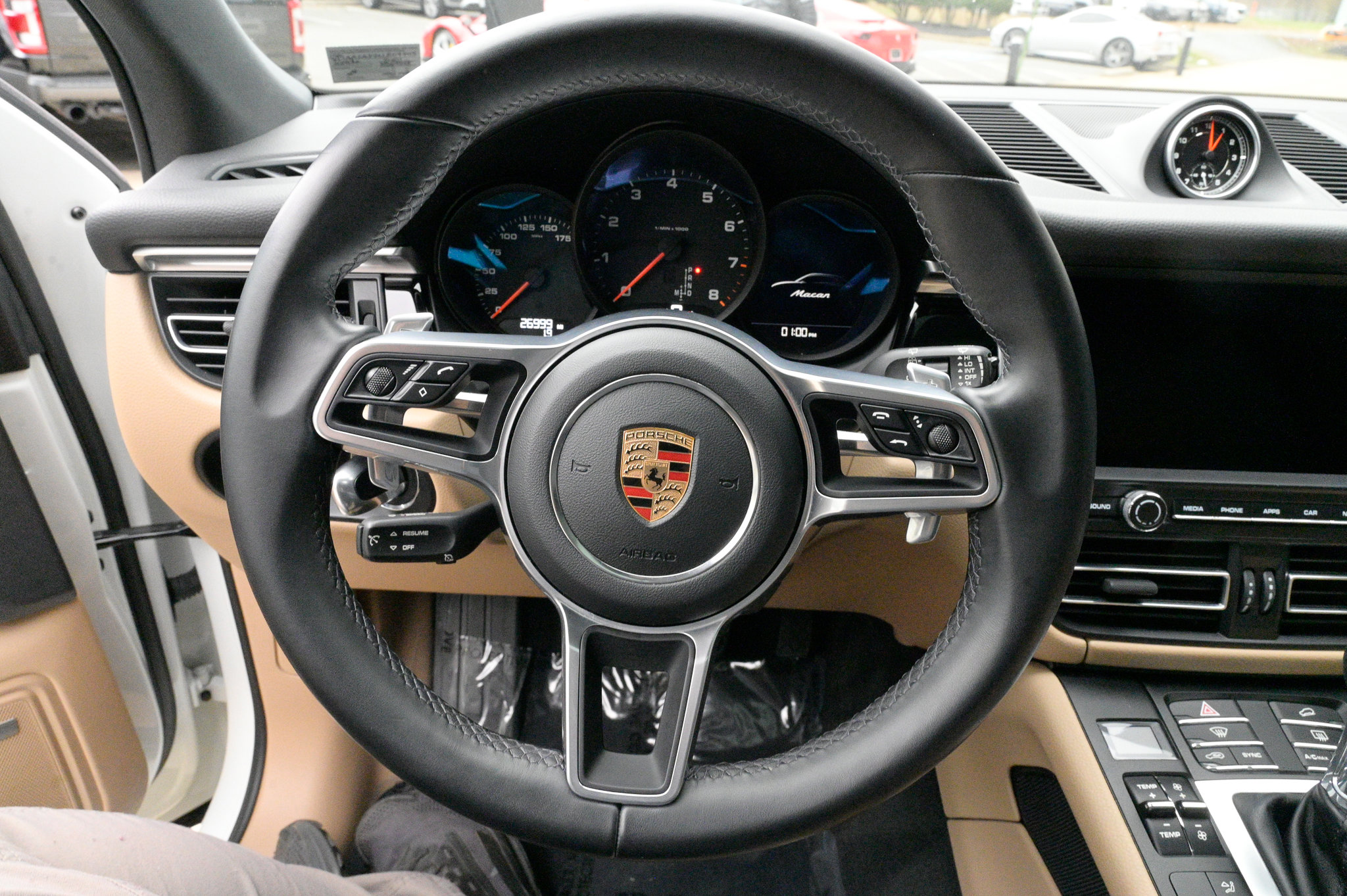 Used 2020 Porsche Macan image 25