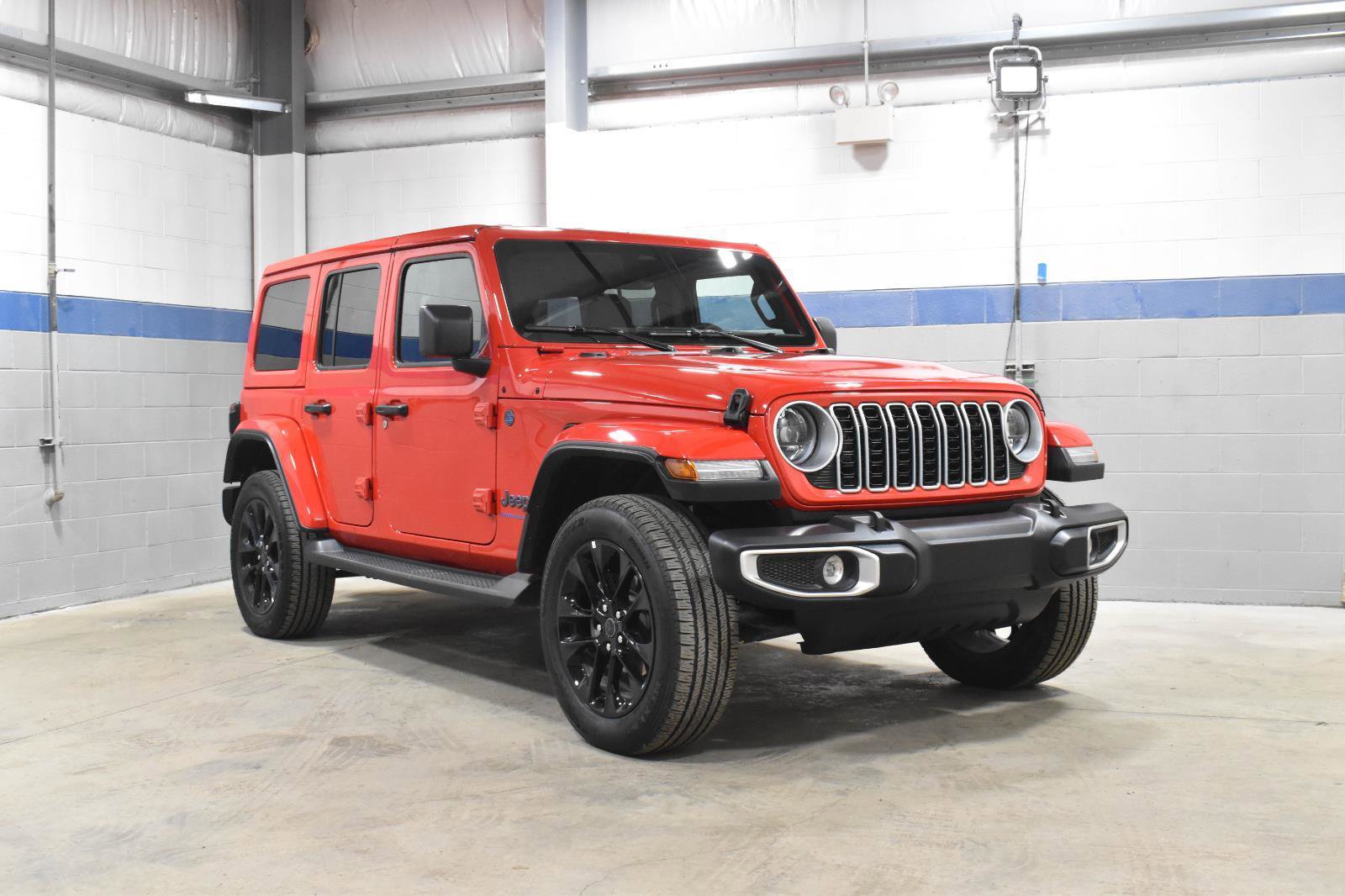 Used 2025 Jeep Wrangler Sahara image 29