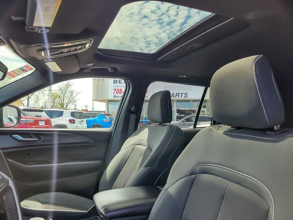 Used 2024 Jeep Grand Cherokee Laredo X w/ Luxury Tech Group I image 9
