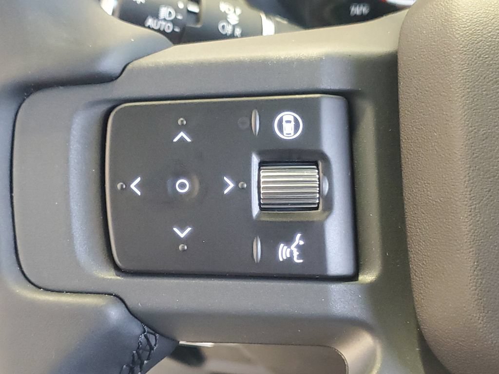 New 2026 Land Rover Defender 110 X-Dynamic SE AWD/4WD image 17