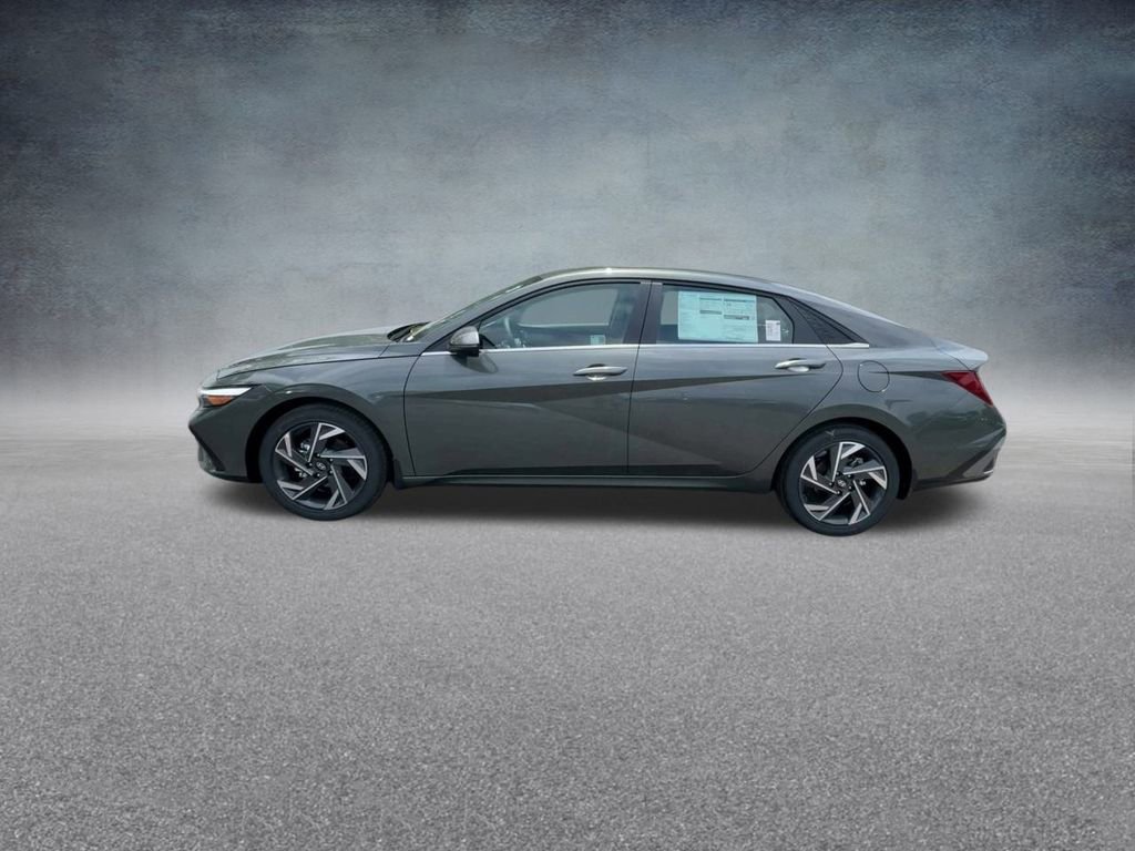 New 2025 Hyundai Elantra Limited image 12
