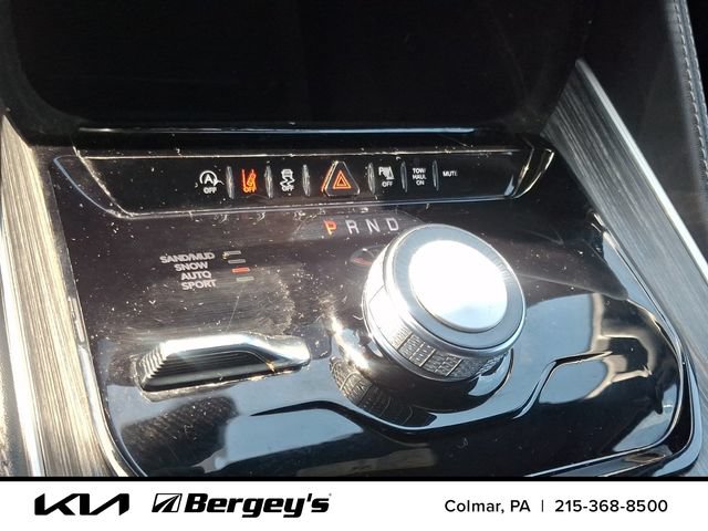 Used 2024 Jeep Wagoneer L Series II w/ Flexible Seating Group AWD/4WD image 18