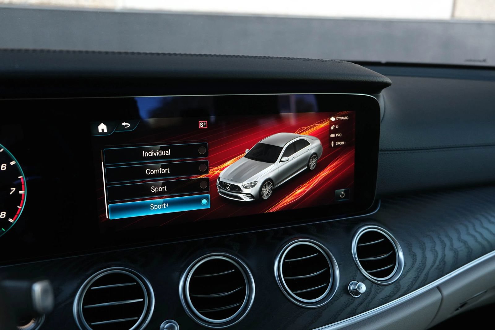 Used 2021 Mercedes-Benz E 53 AMG 4MATIC Sedan w/ Exterior Lighting Package image 50