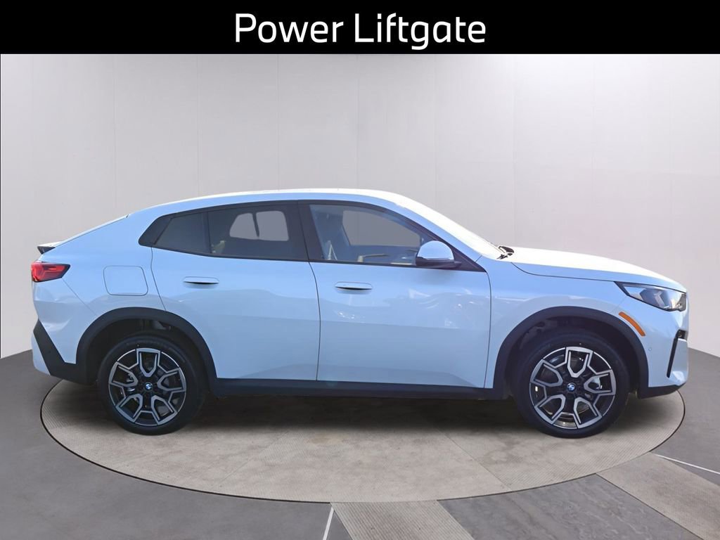 Certified 2025 BMW X2 xDrive28i w/ Technology Package image 10