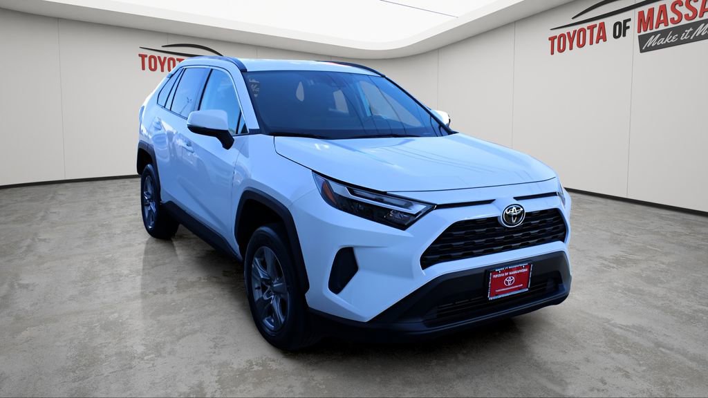 Used 2023 Toyota RAV4 XLE AWD/4WD image 6
